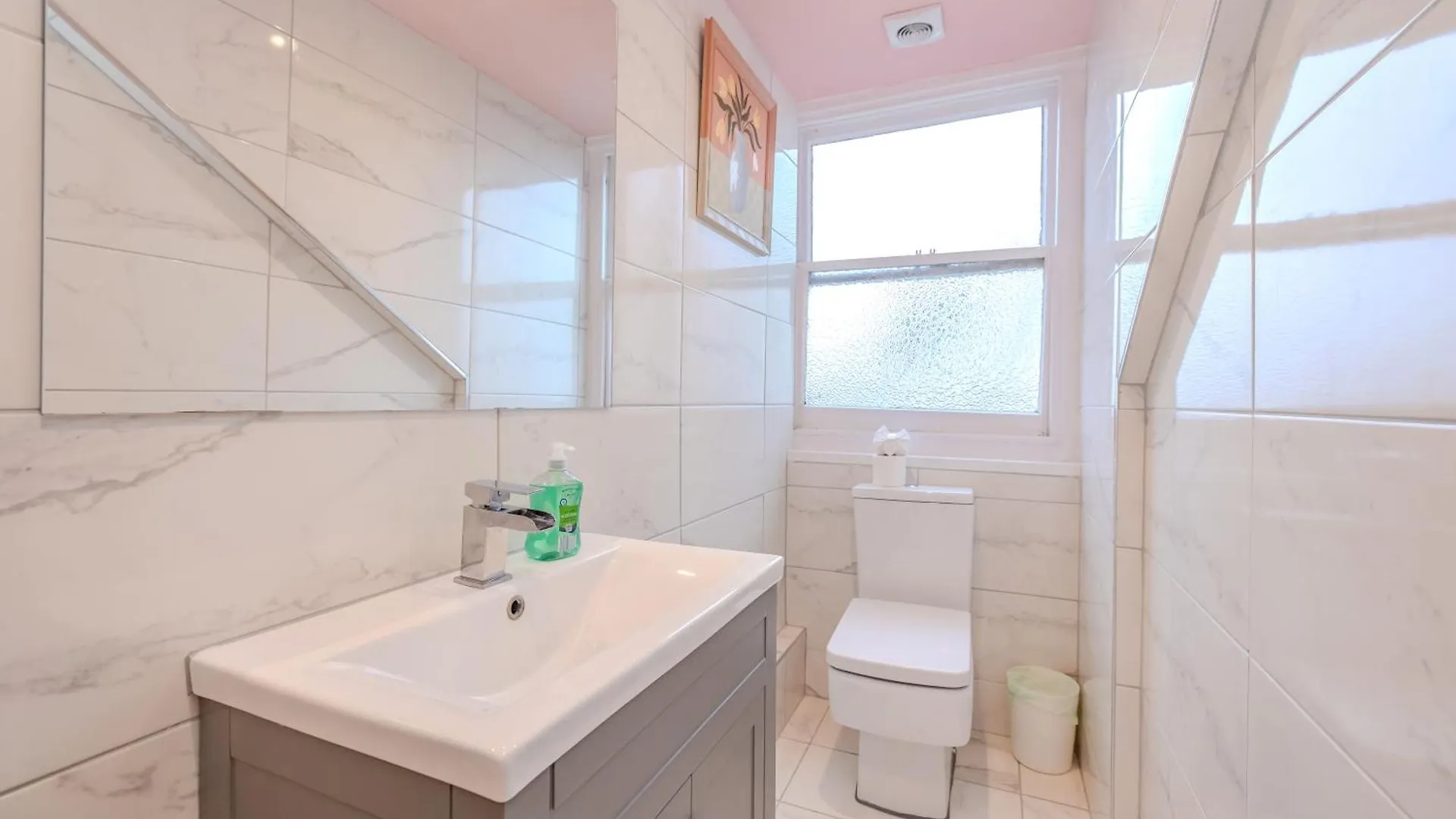 Prefect 2 Bedroom Flat With Seaview And Free Parking 布赖顿